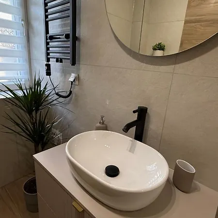 Rocha 159 - Blisko Jasnej Gory - Free Parking